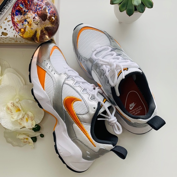 Nike Air Heights - Picture 3 of 9